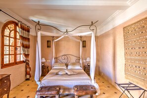 Romantic Double Room (Altair) | In-room safe, individually decorated, free cribs/infant beds