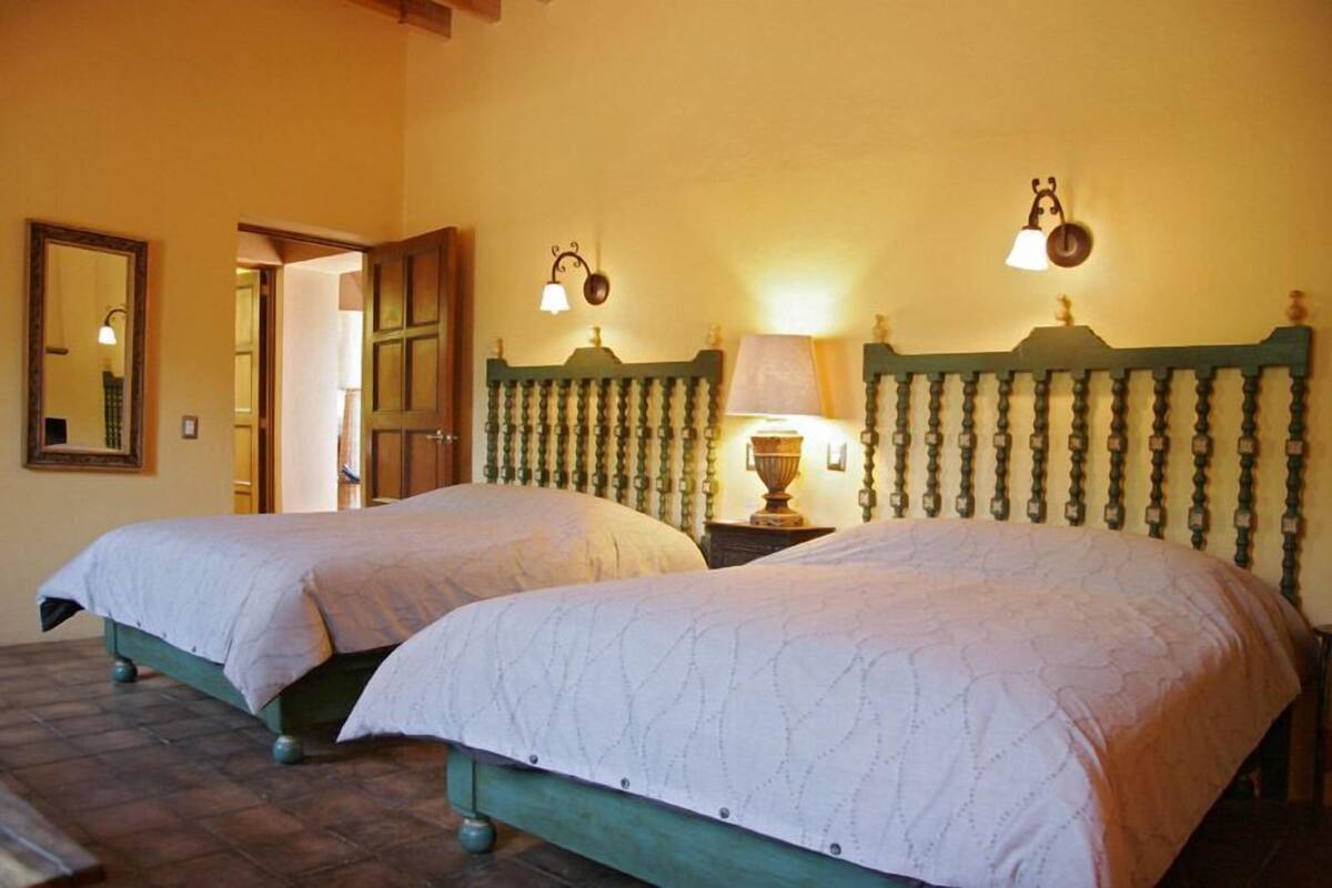 Suite Junior | Décor unique, ameublement unique, accès au Wi-Fi (inclus)
