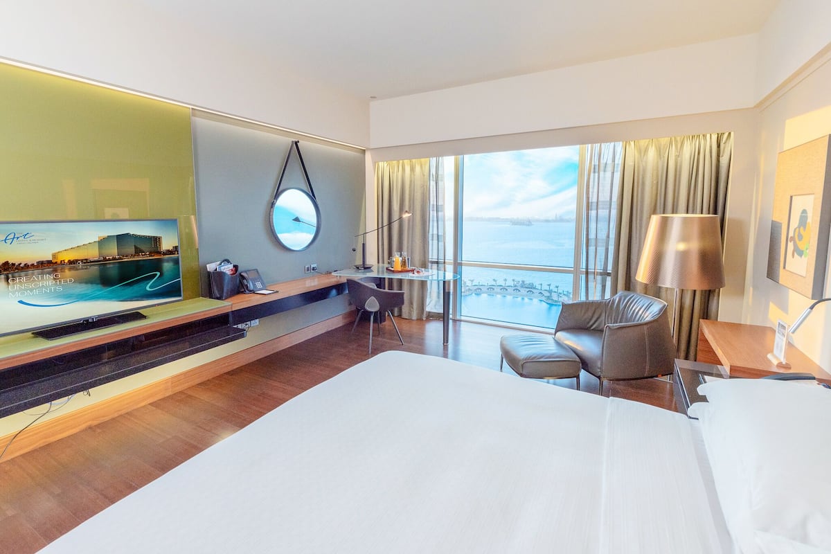Egyptian cotton sheets, premium bedding, down duvets, minibar