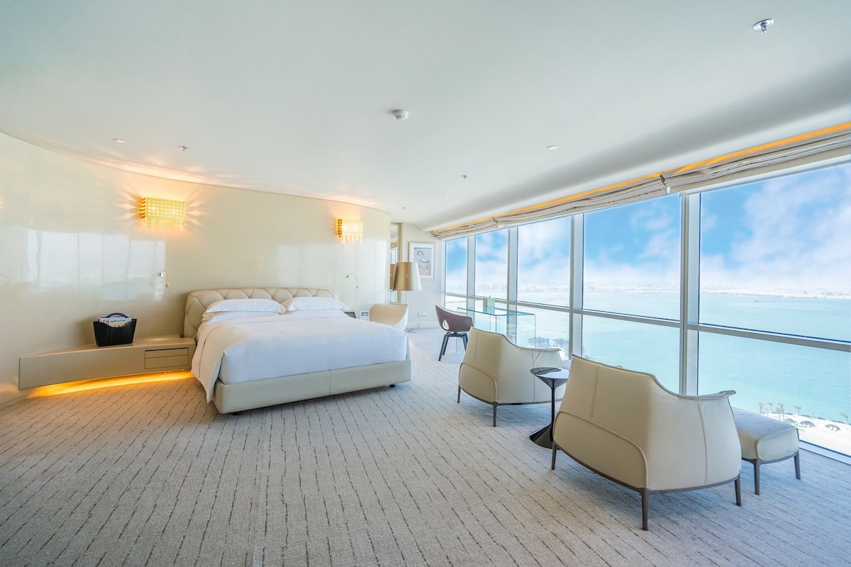 Egyptian cotton sheets, premium bedding, down duvets, minibar