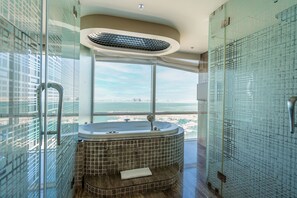 Bathroom - The Art Hotel & Resort (Amwaj Islands)