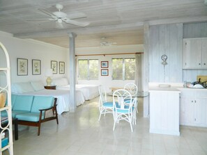 Apartamento, 2 camas Queen (Cove View) | Área de estar