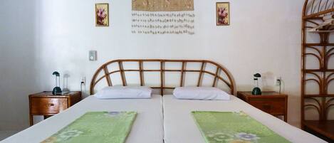 1 chambre, coffres-forts dans les chambres, bureau