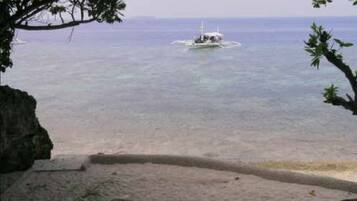 Beach nearby, snorkelling