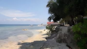 Beach nearby, snorkelling