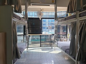 6 Bunk Bed, Mixed Dorm Air - i-smile MeU2 Hostel (Chiang Mai)