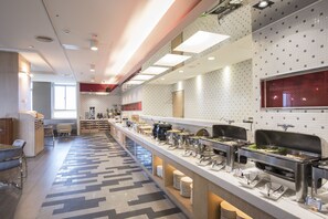 Daily buffet breakfast for a fee - Beacon Hotel (Taichung)