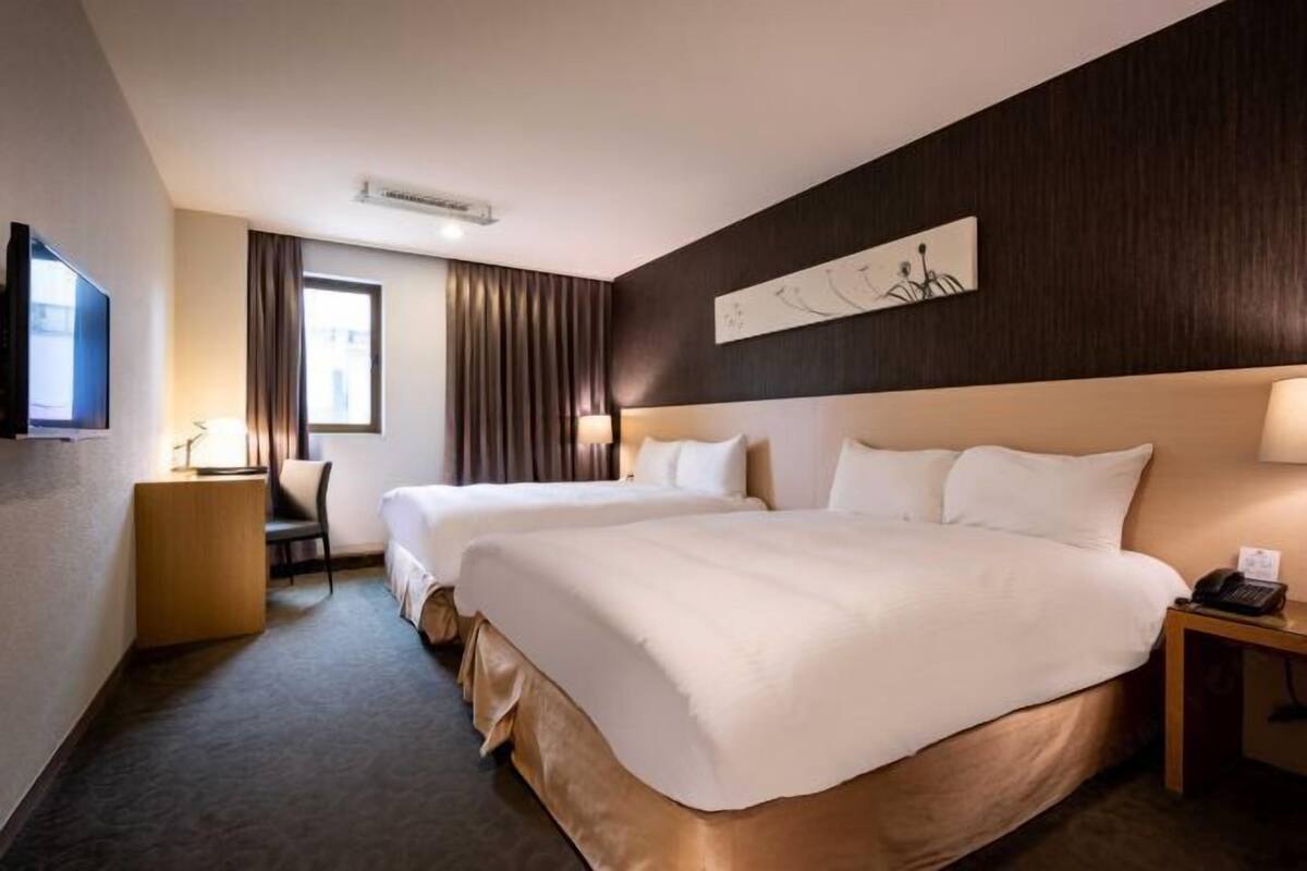 In-room safe, desk, iron/ironing board, free WiFi