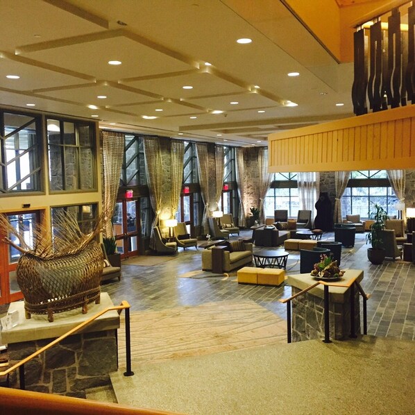 Lobby sitting area - The Westin by LaTour Hotels (Whistler)