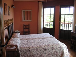 三人房 | 高档床上用品、免费 WiFi