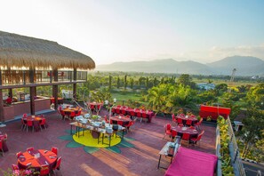 Breakfast, lunch, dinner served; international cuisine  - Pratama Hotel and Convention (Mataram)