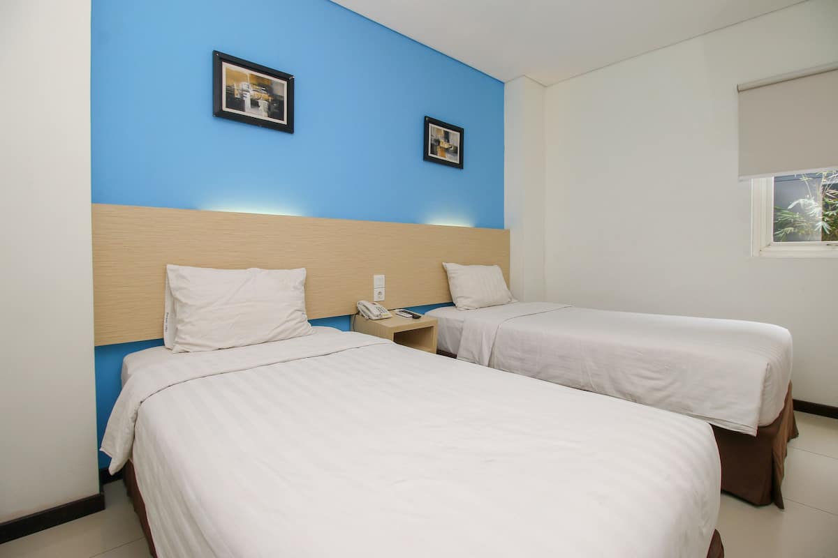 Desk, free WiFi, bed sheets