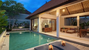 Executive Villa, 1 Bedroom | Living area | 32-inch LED TV with cable channels, TV, Netflix