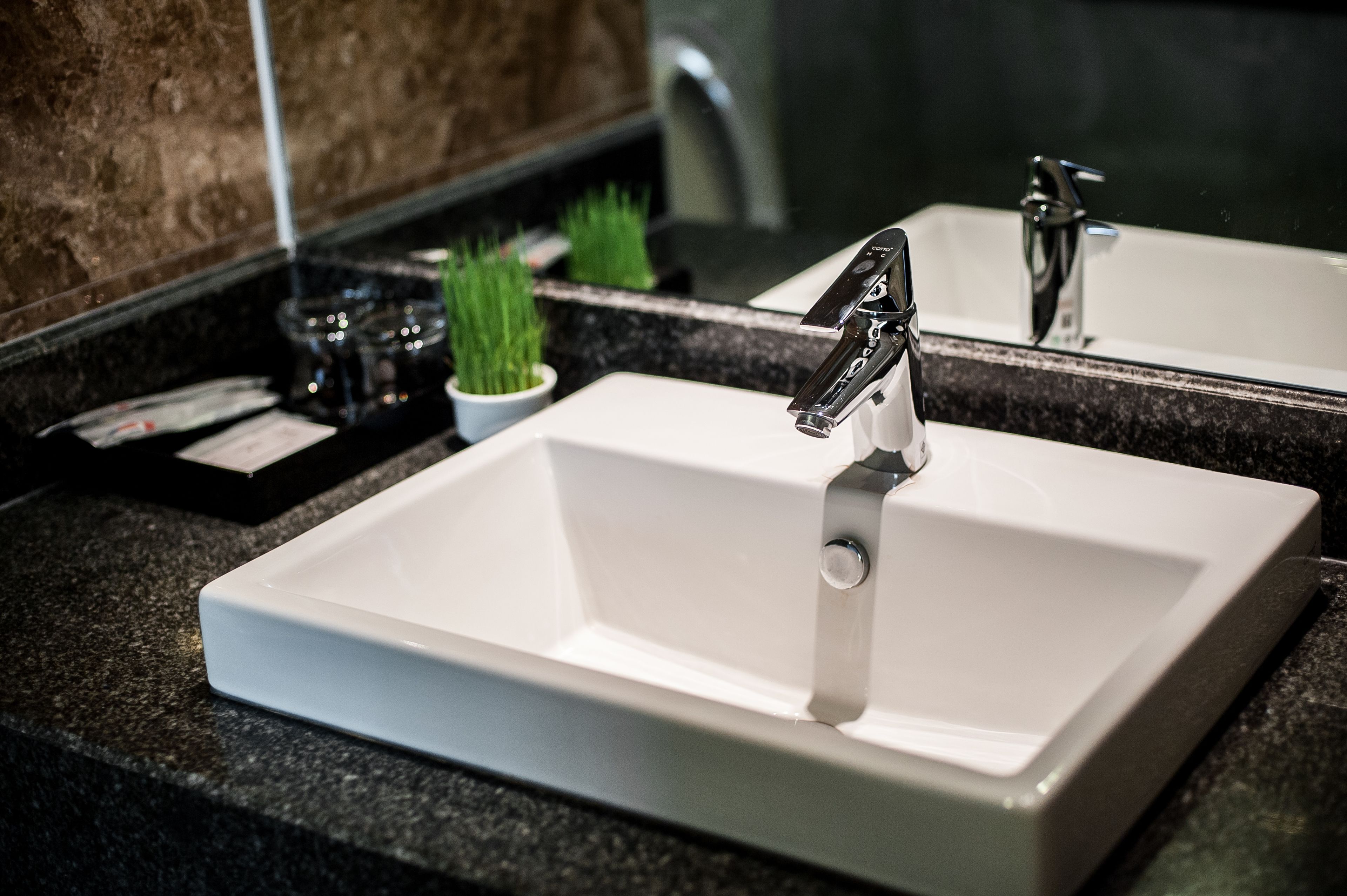 executive suite | bathroom | free toiletries, hair dryer, bathrobes, slippers