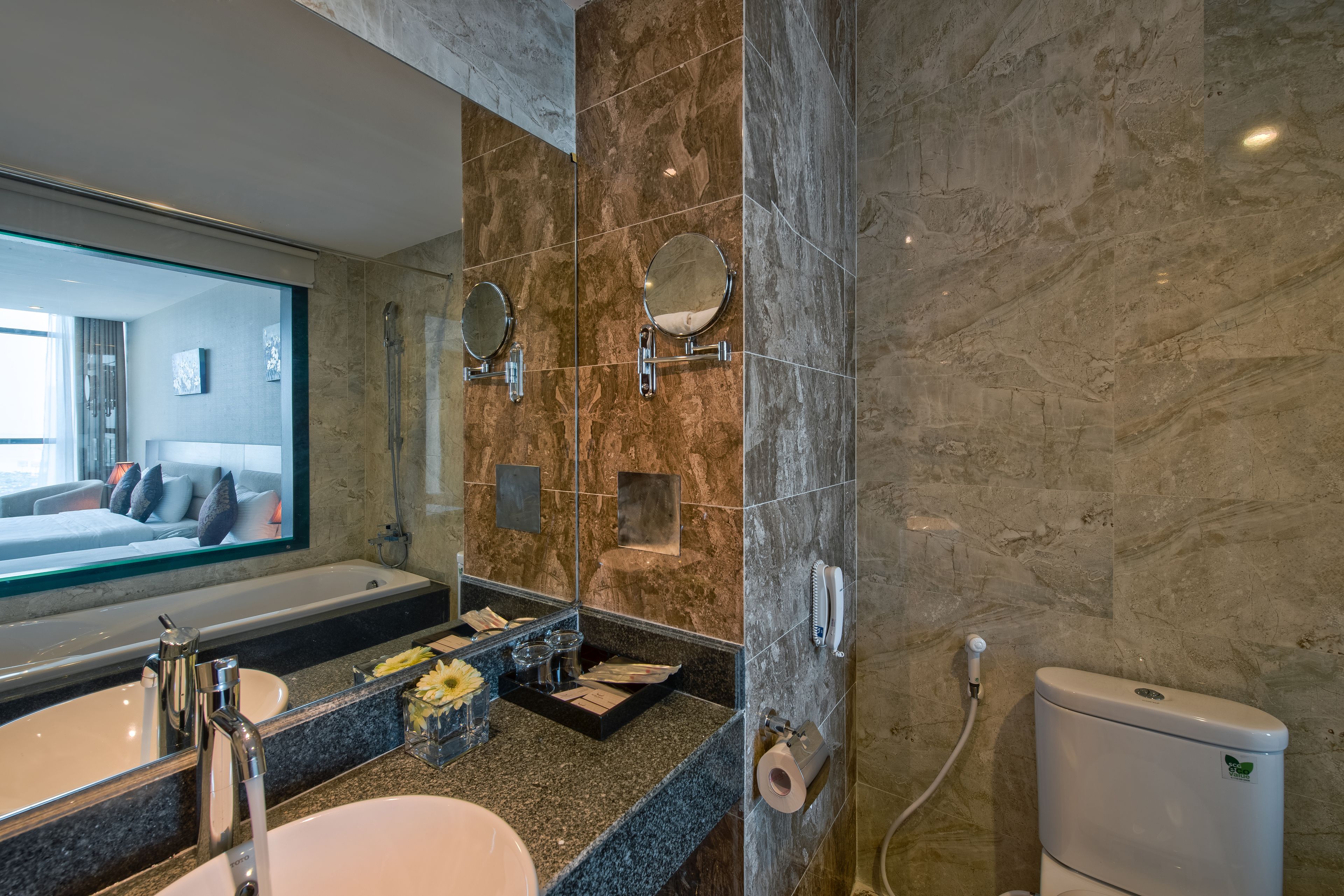 deluxe triple room | bathroom | free toiletries, hair dryer, bathrobes, slippers