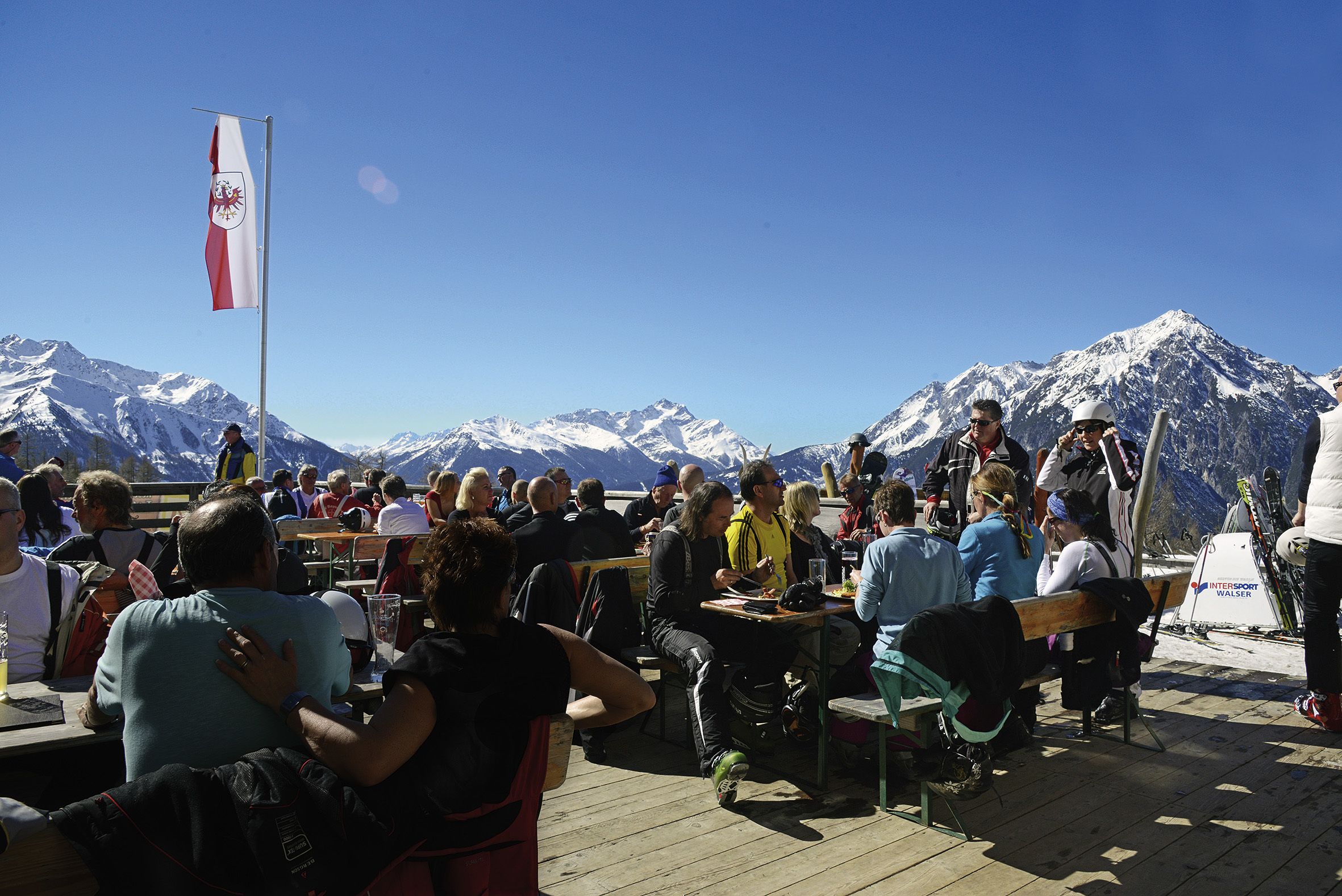 breakfast, lunch, dinner served; international cuisine