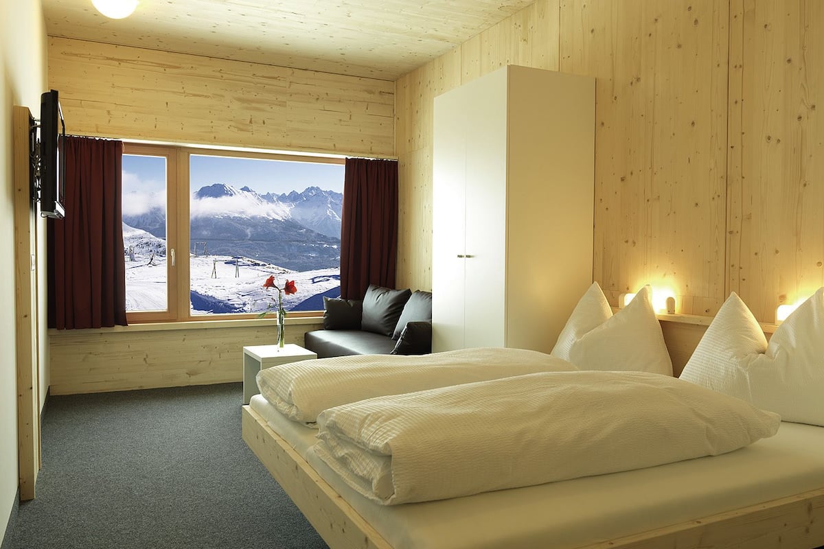 free cots/infant beds, wifi, bed sheets