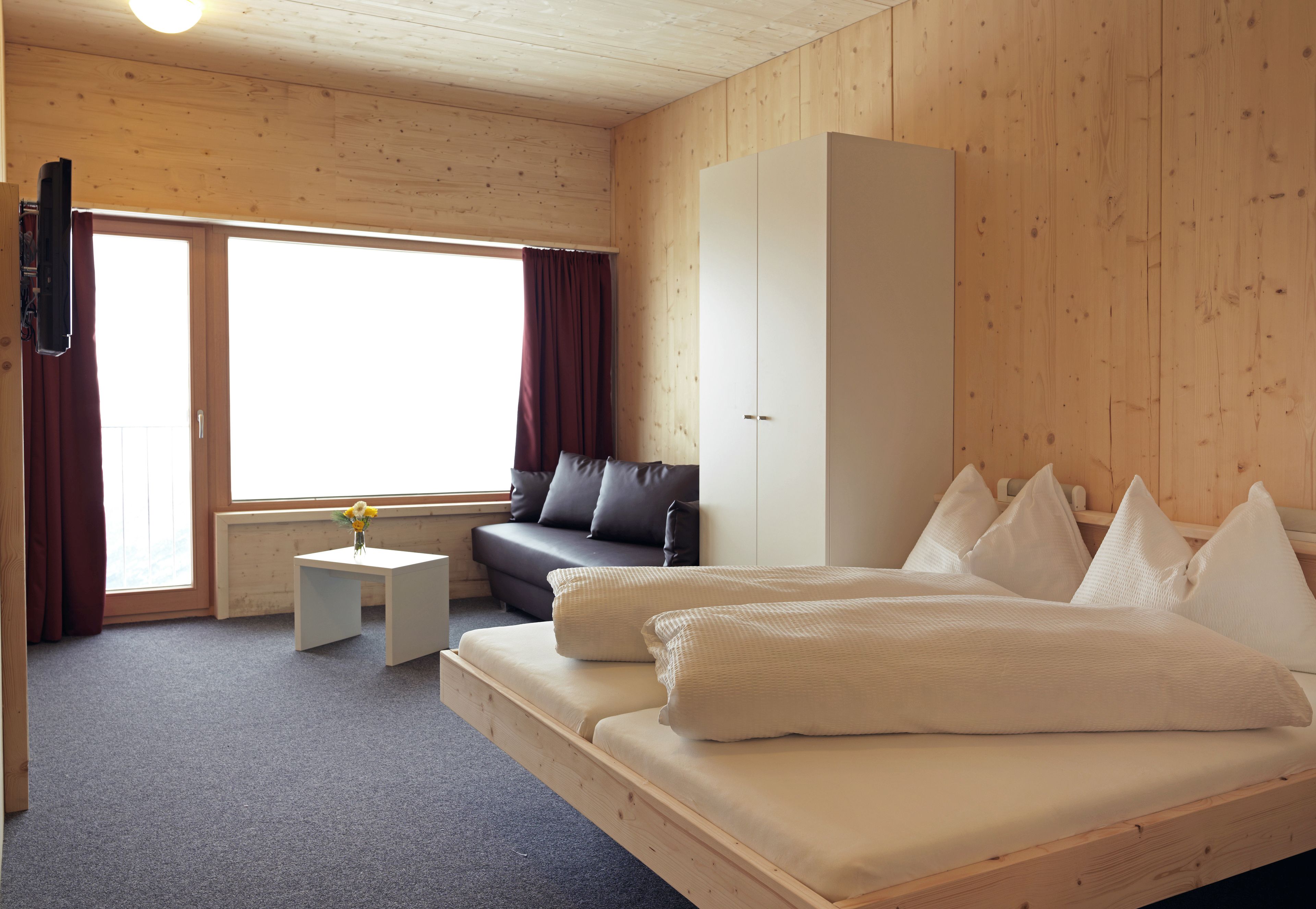 free cots/infant beds, wifi, bed sheets