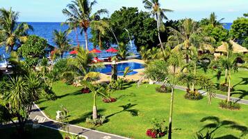 Quarto triplo luxo | Frigobar, cofres nos quartos, cortinas blackout, berços grátis