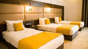 Ropa de cama de alta calidad, colchones con efecto memoria y minibar