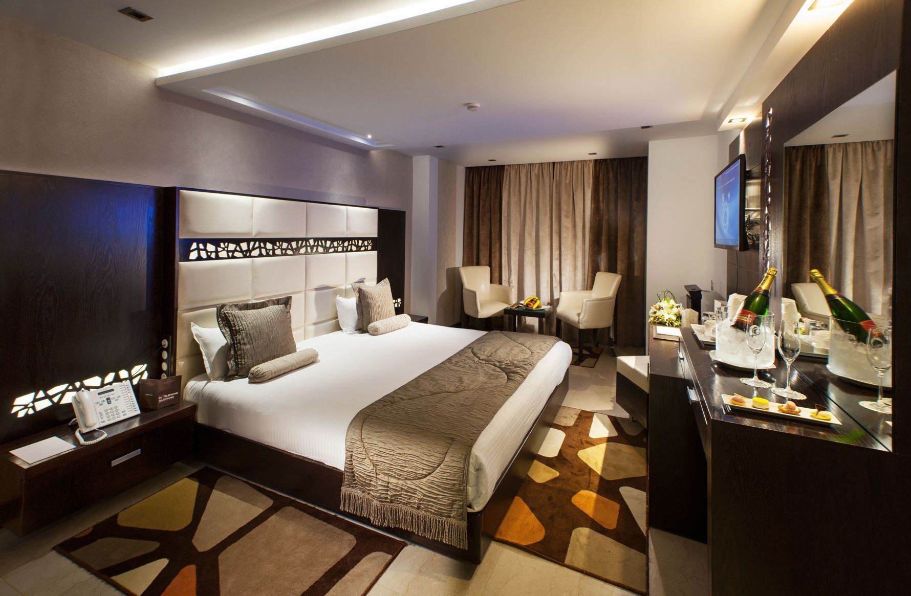 Ropa de cama de alta calidad, colchones viscoelásticos, minibar