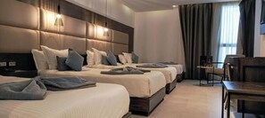 Superior Quadruple Room | Premium bedding, memory foam beds, minibar, in-room safe - Hôtel Samarons (Ariana)