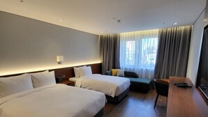 Deluxe Twin Room (Extra person fee applies for 3rd guest)