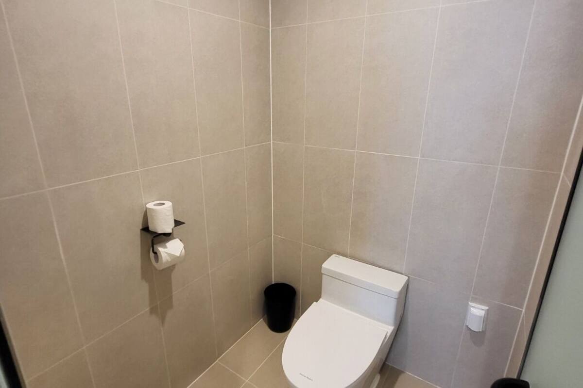 shower, free toiletries, hair dryer, bathrobes