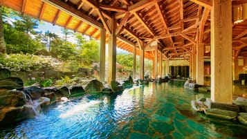 Nhà tắm công cộng