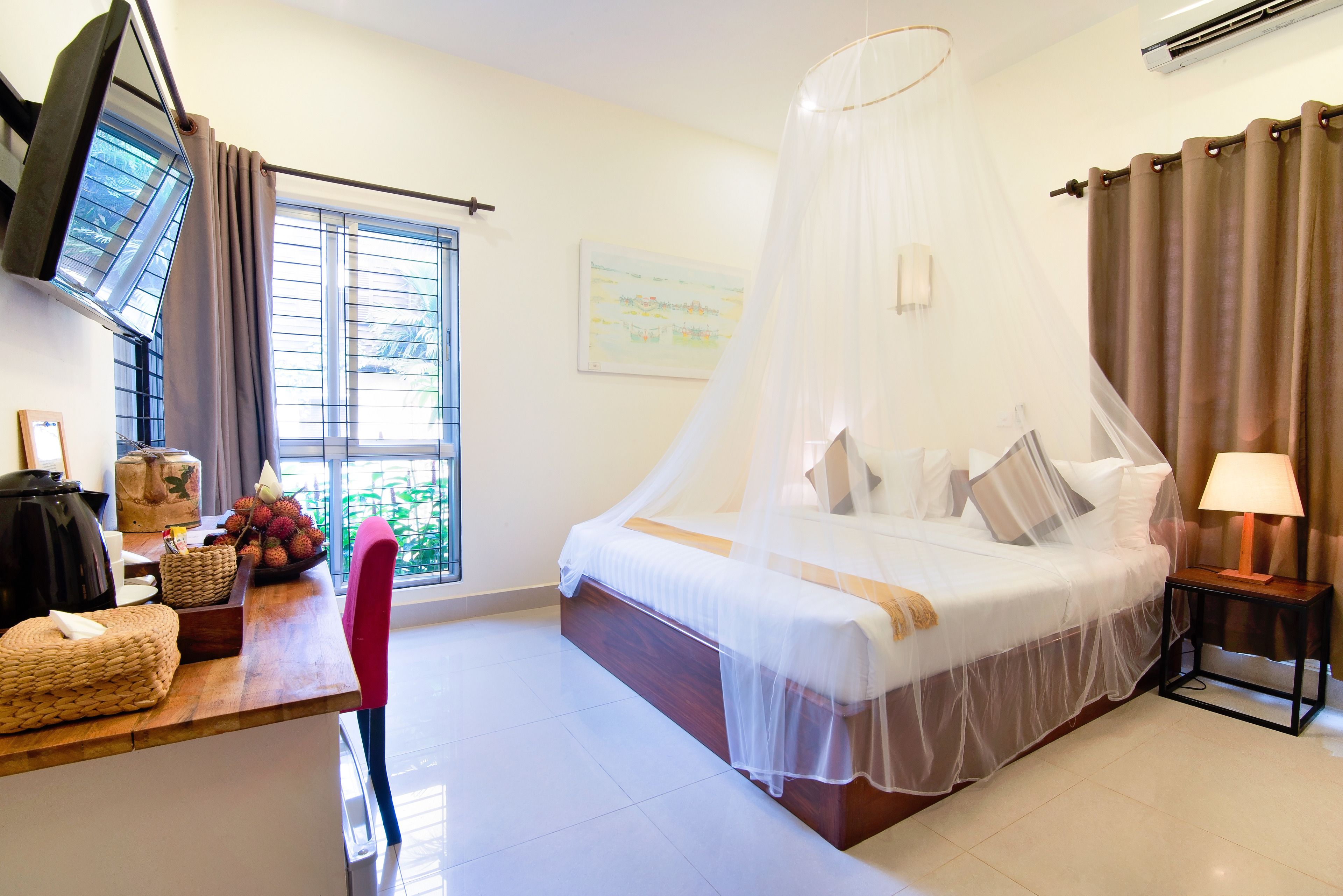 미니바, 각각 다른 스타일의 인테리어, 각각 다르게 가구 비치, 책상