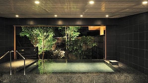 公共浴池