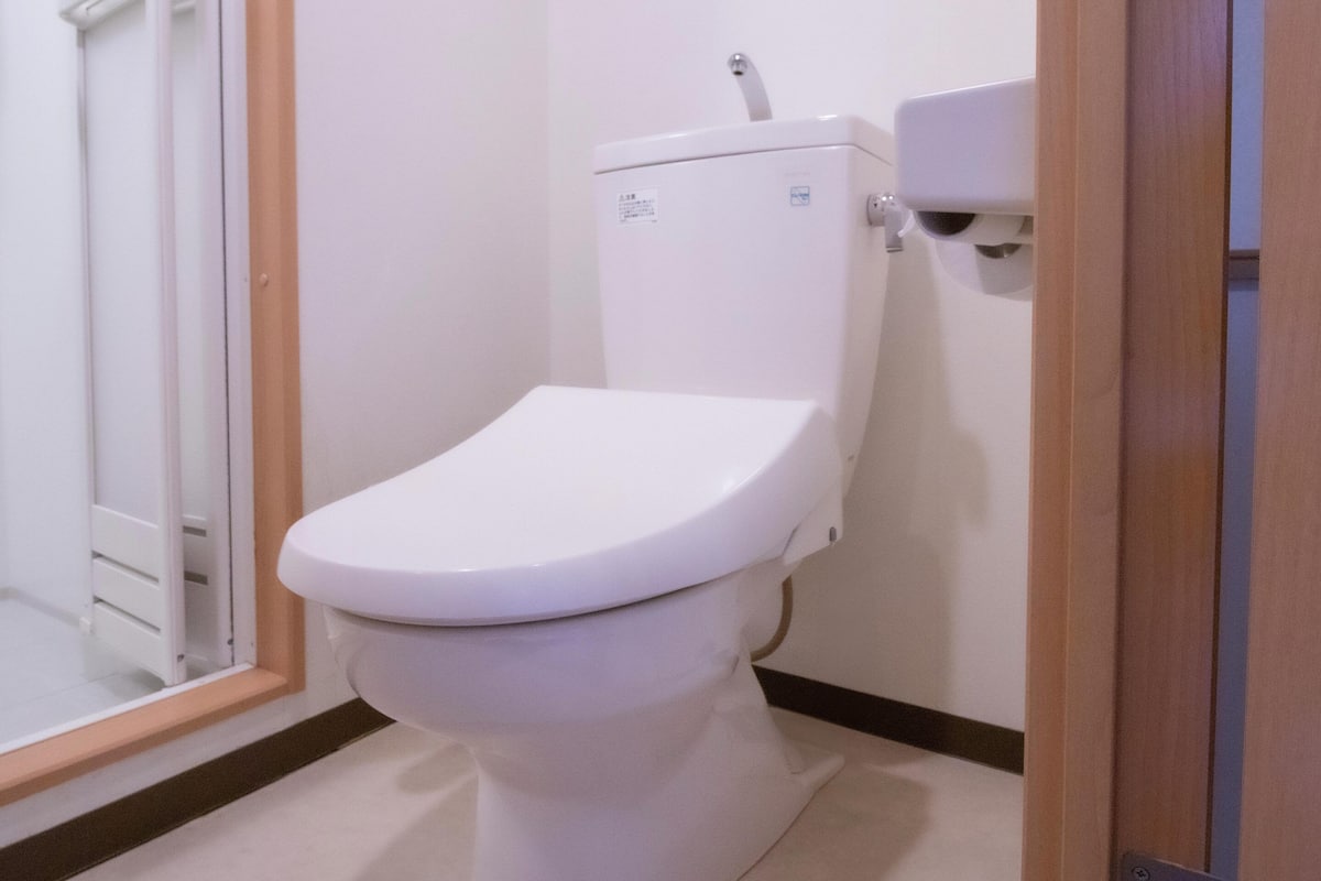 shower, free toiletries, hair dryer, electronic bidet