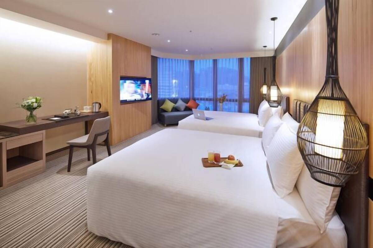 1 bedroom, premium bedding, down comforters, in-room safe