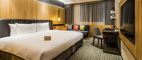 Habitació doble clàssica, 1 llit de matrimoni gran, banyera | 1 dormitori, roba de llit d'alta qualitat i cobrellits