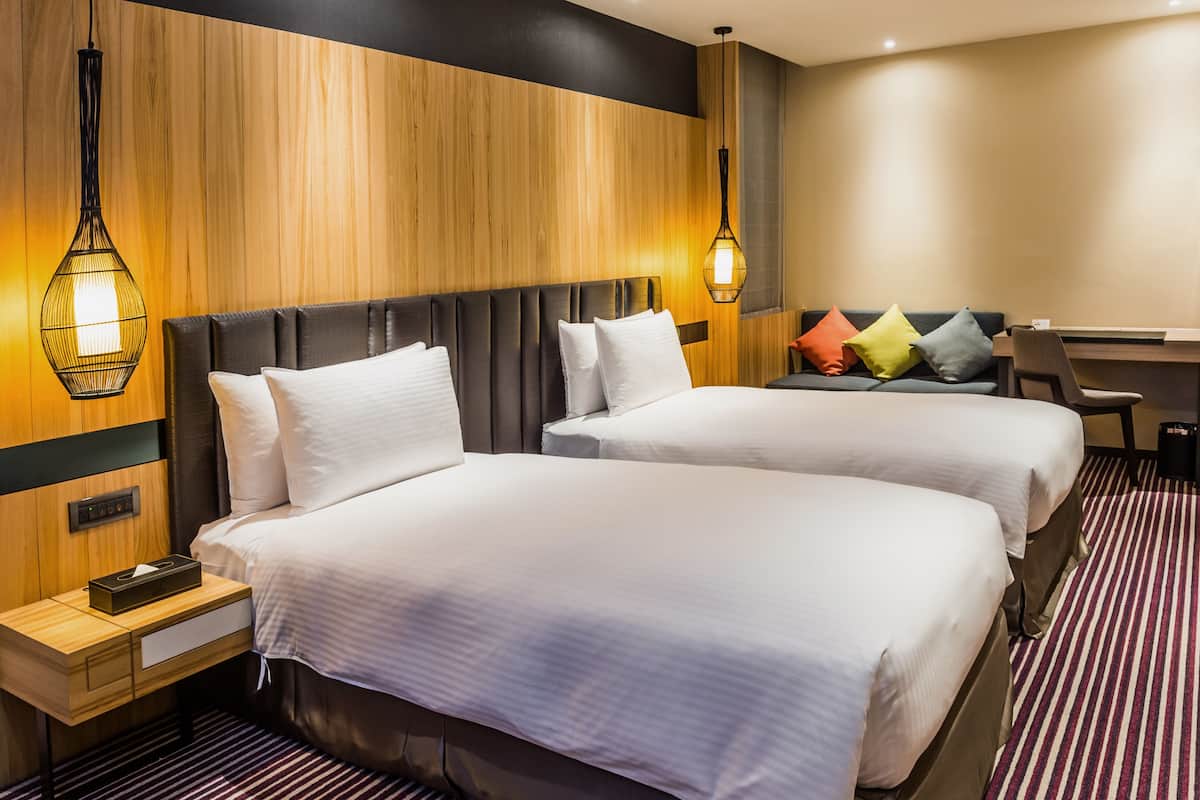 Elite Twin Room, 2 Twin Beds | 1 bedroom, premium bedding, down comforters, in-room safe