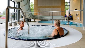 Indoor spa tub