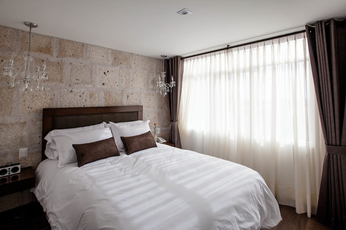 Coffres-forts dans les chambres, bureau, Wi-Fi gratuit, draps fournis