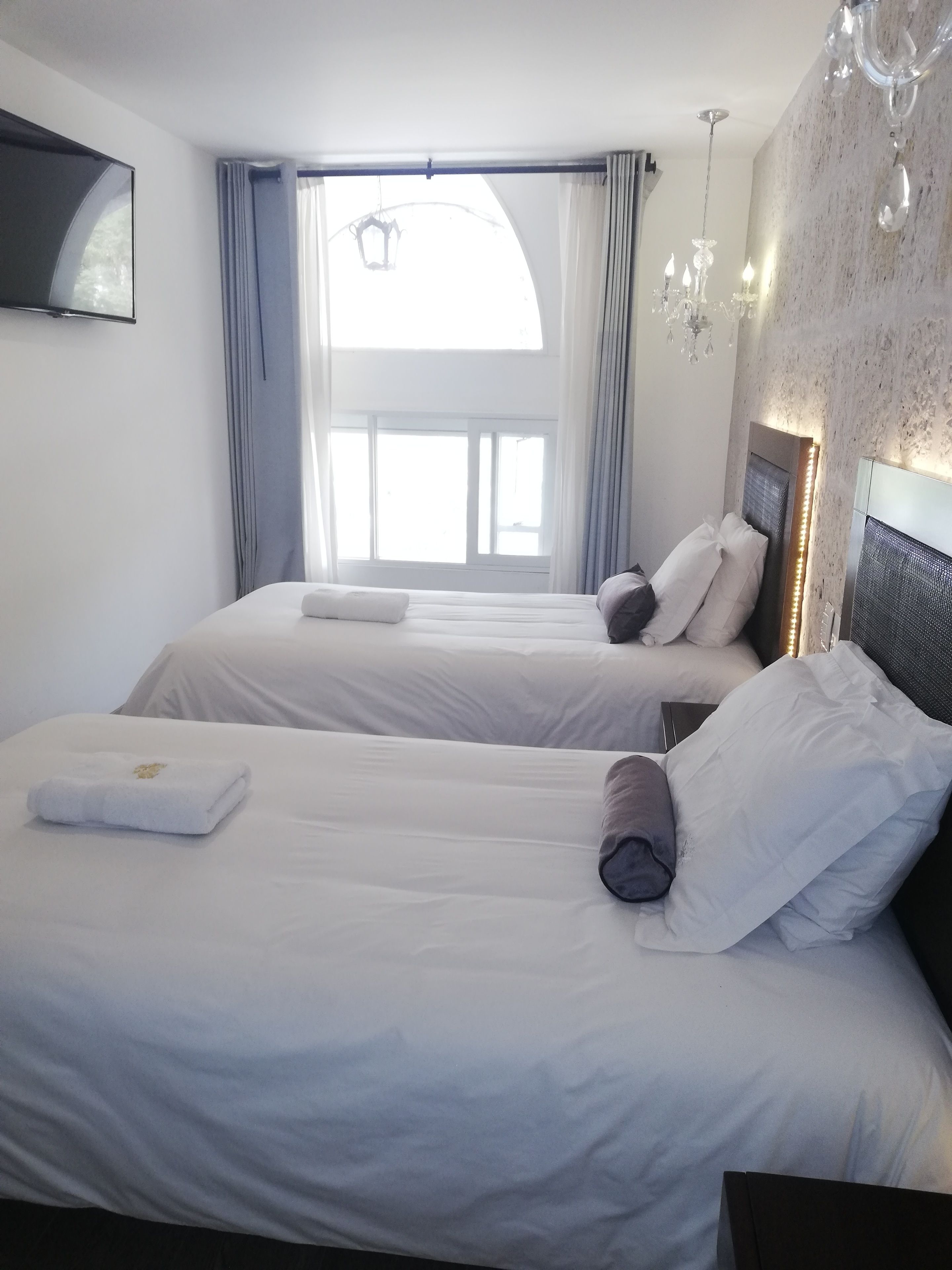 superior twin room | in-room safe, desk, free wifi, bed sheets