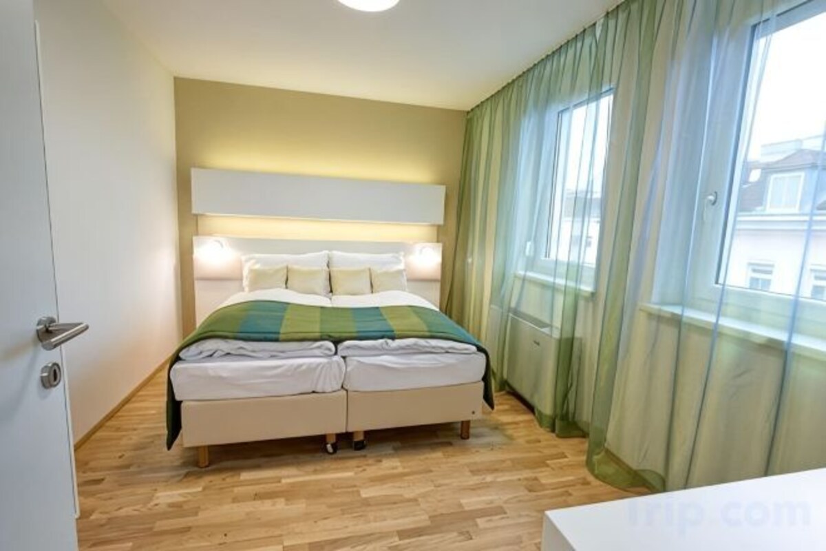 1 Schlafzimmer, Allergikerbettwaren, Daunenbettdecken, Zimmersafe