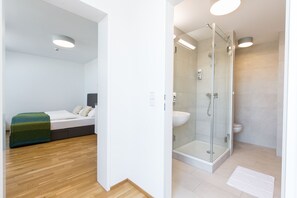 1 bedroom, hypo-allergenic bedding, down comforters, in-room safe - Smart Apart Living – Wien Hauptbahnhof - self check-in (Vienna)