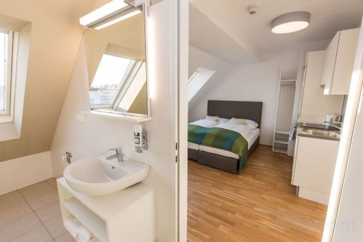 1 Schlafzimmer, Allergikerbettwaren, Daunenbettdecken, Zimmersafe