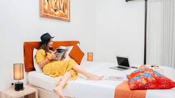 Standard Room, City View | Desk, free WiFi, bed sheets