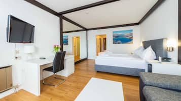 Deluxe Double Room, Non Smoking, Lakeside | In-room safe, desk, blackout drapes, free cribs/infant beds