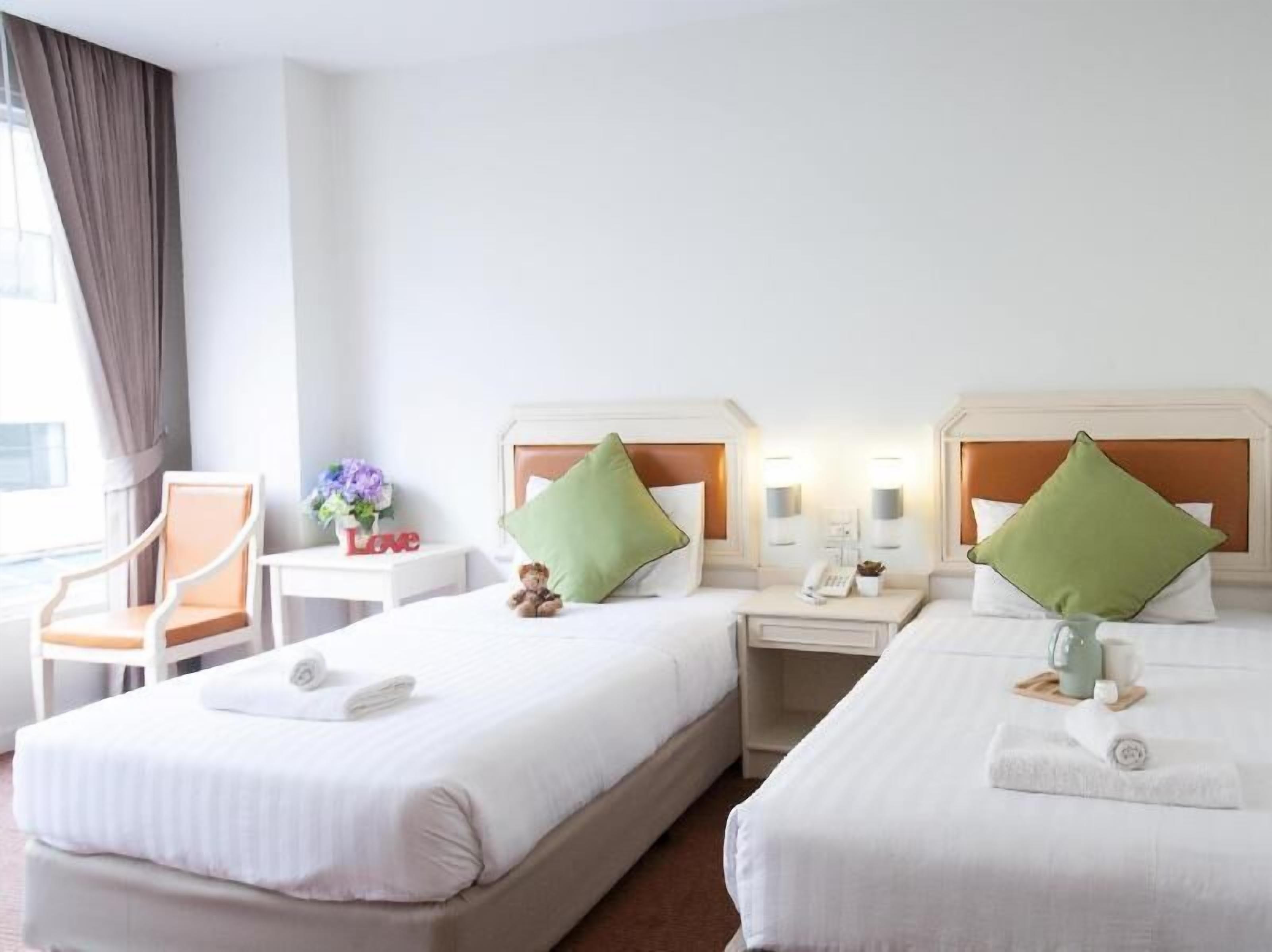 Una scrivania, letti aggiuntivi (a pagamento), Wi-Fi gratuito, lenzuola