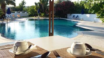 Daily buffet breakfast (EUR 10 per person)