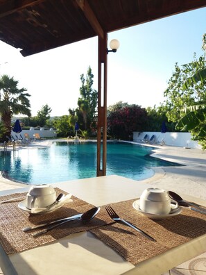 Desayuno buffet todos los días (con cargo) 