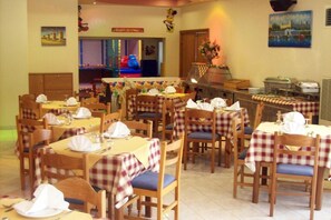 Breakfast, lunch, dinner served; Greek cuisine 