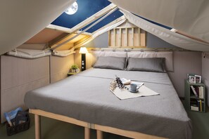 Ropa de cama hipoalergénica, muebles diferentes y wifi gratis 