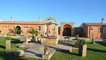 Camera Comfort, bagno privato, vista giardino | Vista cortile