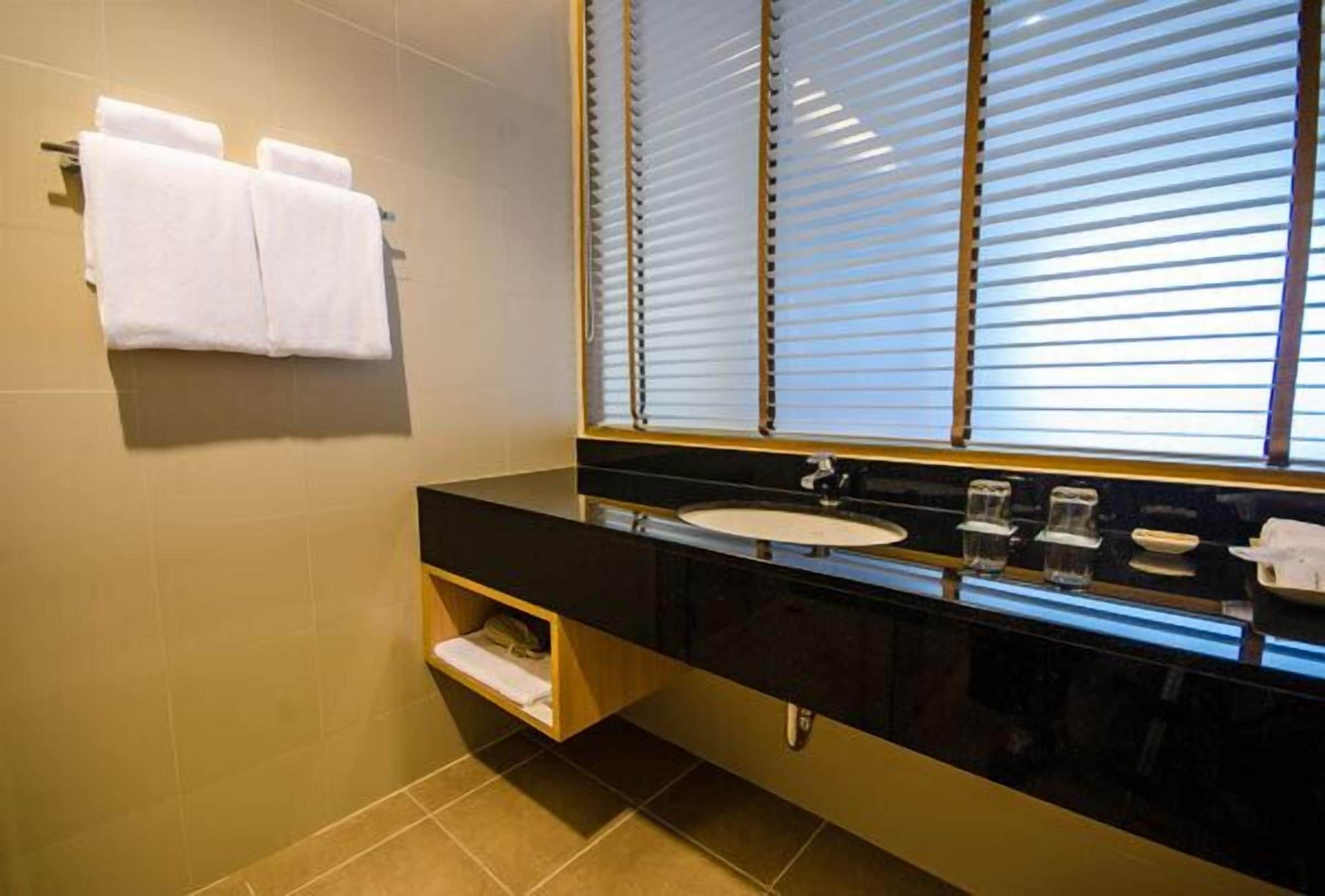 superior room | bathroom sink